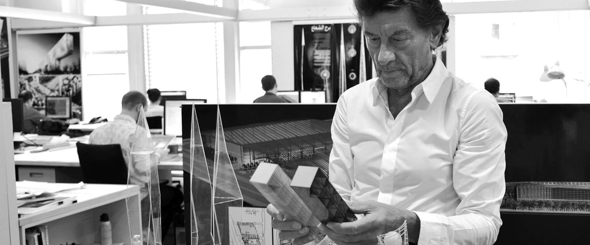 Helmut Jahn — architekt Cosmopolitan Twarda 4